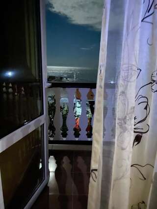 Мини-отель Афалина Железный Порт Трехместный номер с видом на море-2